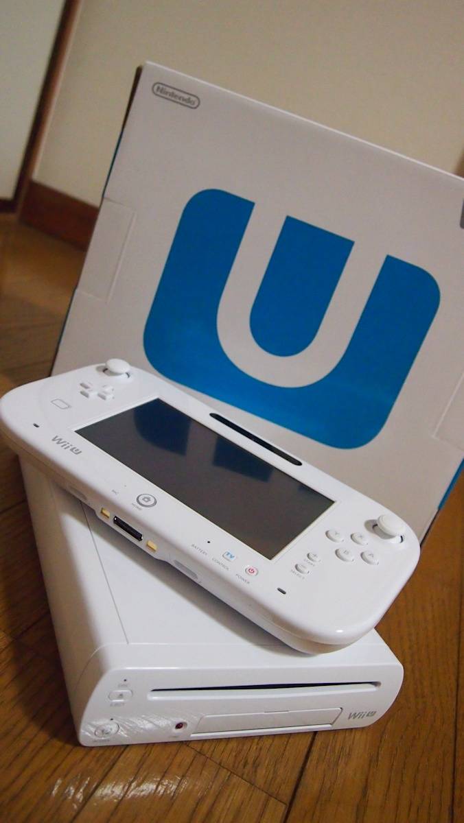 Deballage Basic Pack Wii U version blanche 09.12.2012 (1)